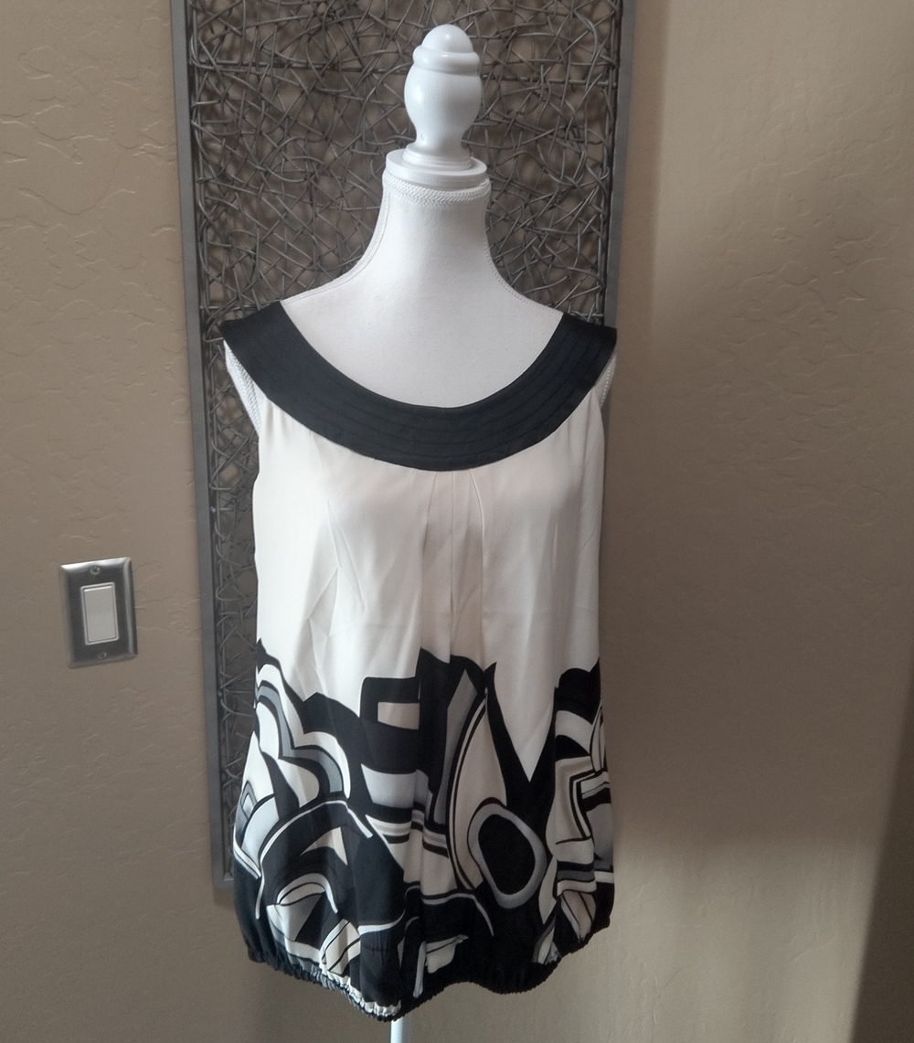 White House Black Market 100% Silk Art Deco Inspired Sleeveless Bubble Hem Tank